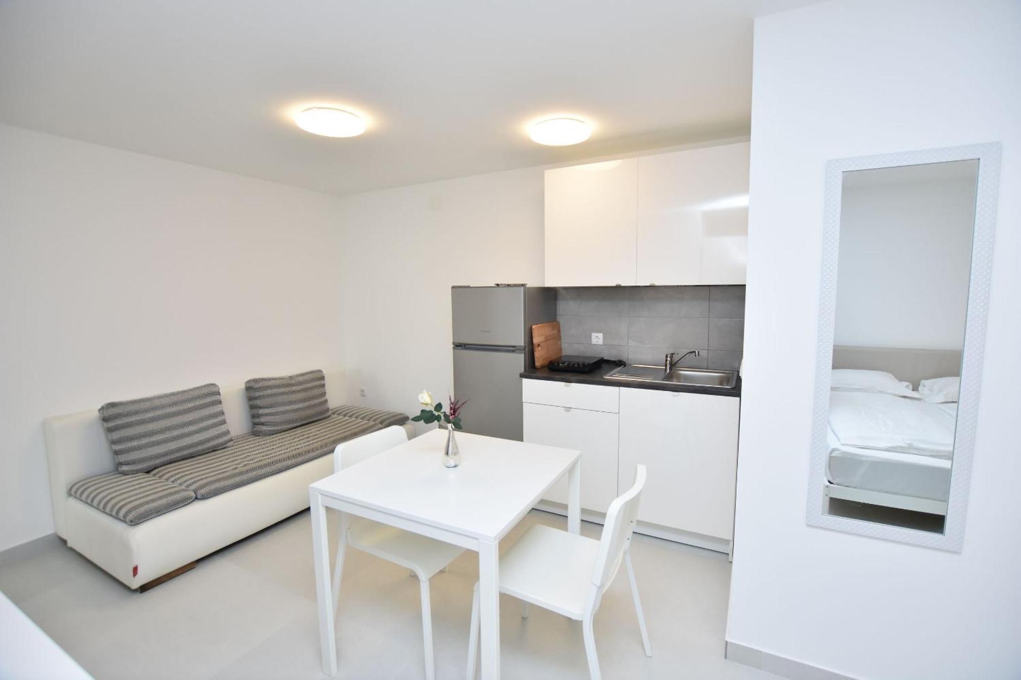 פרימוסטן Apartments Leonardo מראה חיצוני תמונה