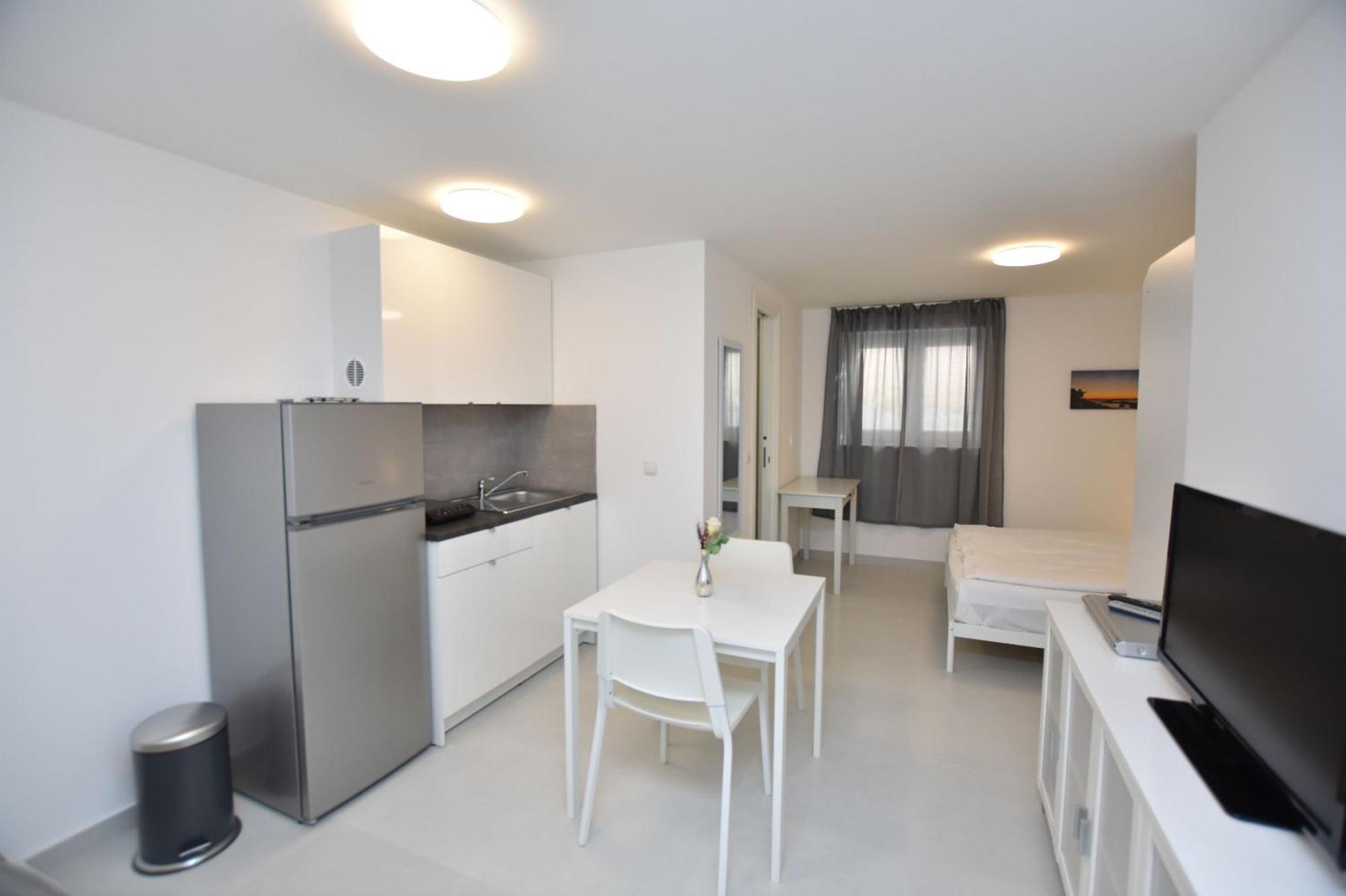 פרימוסטן Apartments Leonardo מראה חיצוני תמונה